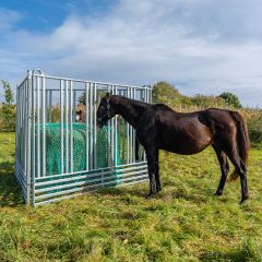 Veiligheidspaneel paarden met voerhek hoogte 2,10 x 3,00 mtr