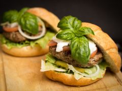 Natuurvallei.nl rundvlees hamburger, per stuk - Zuid Limburgs streekprodukt - AFHAALPAKKET